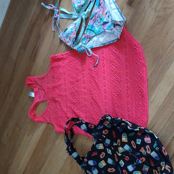 Bright pink cutout cover up - Picture 1 of 7